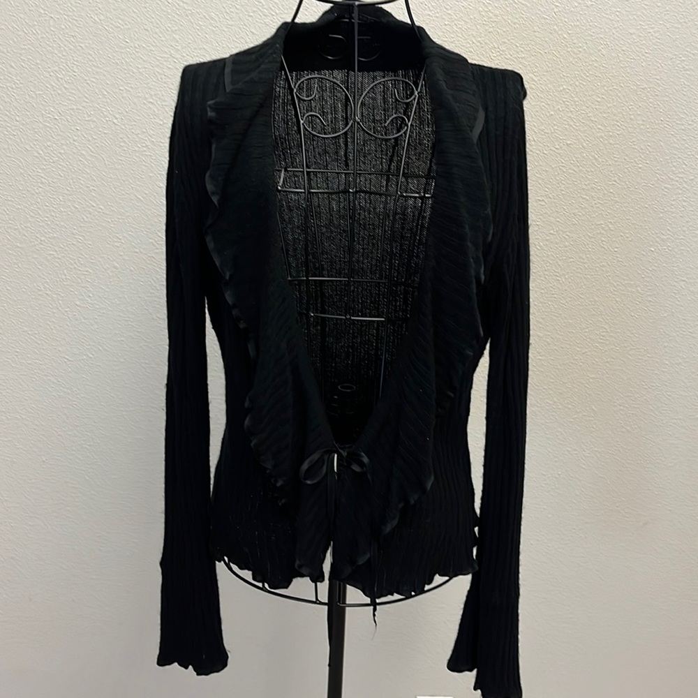 KAREN KANE RUFFLED LAPEL WITH A TIE CLOSING
